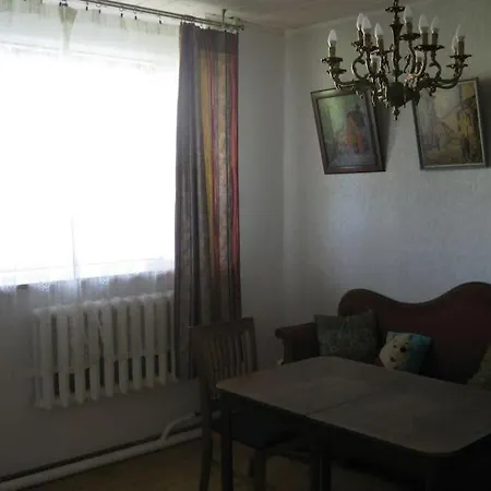 Private In Tallin, Pelguranna A Таллінн